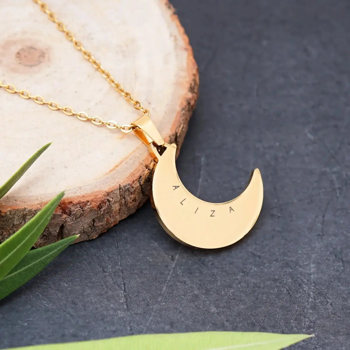 Personalised Moon Pendant Necklace – Gold Plated by GOSARTE – product view 2