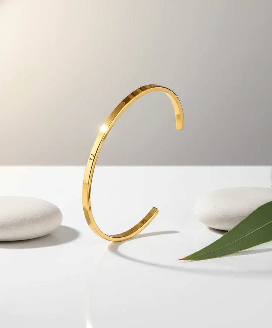 Personalised Classic Gold Plated Bracelet for Men by GOSARTE – product view 2