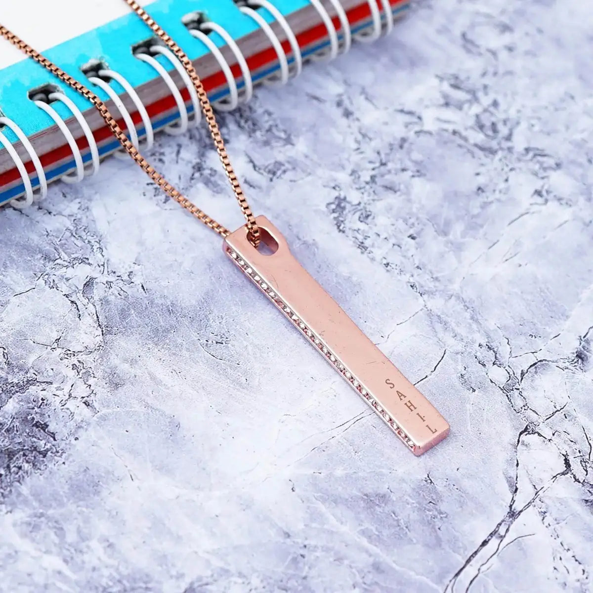 Personalised Bar Pendant Necklace – Rose Gold Plated by GOSARTE – product view 2