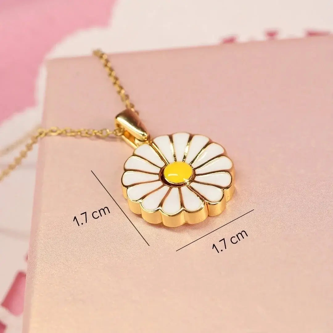 Personalised Flower Necklace – Gold Plated by GOSARTE – product view 5