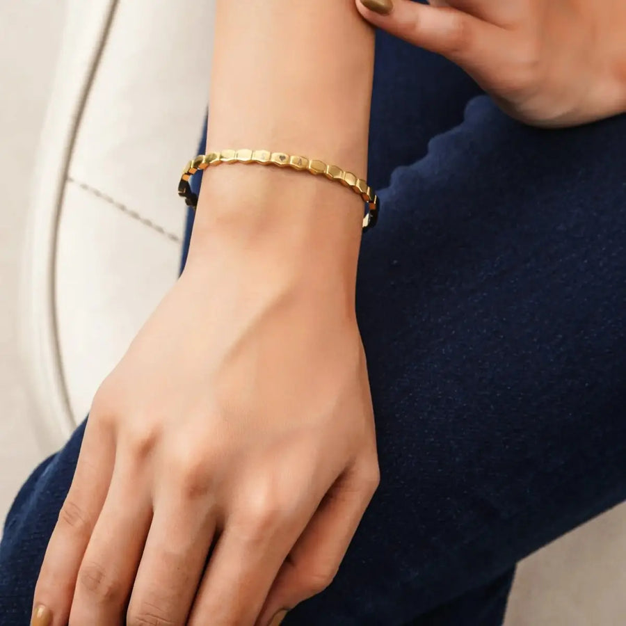 Personalised Honeycomb Bracelet – Gold Plated by GOSARTE – product view 2